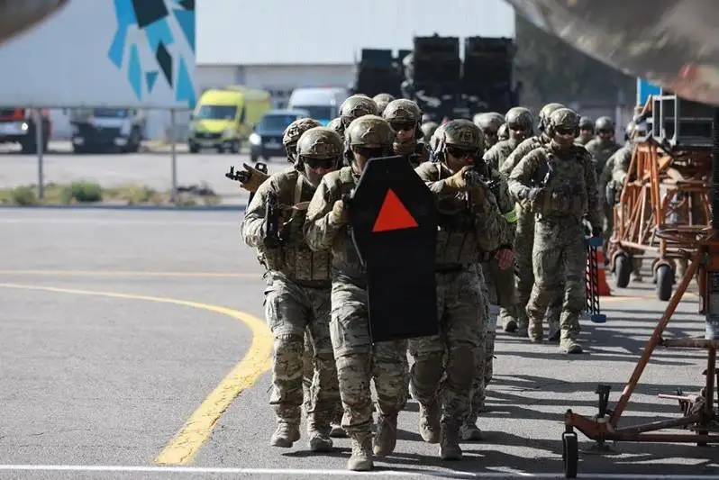 UQK terrorızmge qarsy oqý-jattyǵý ótkizdi