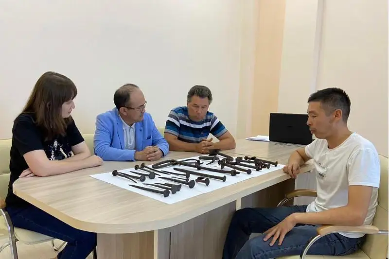 Археолог Маңғыстау музейіне 200 жылдық тарихы бар жәдігер табыстады
