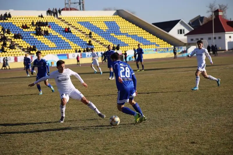Fýtbol: «Qyzyljar» men «Kaspıı» premer-lıgada, «Aqjaıyq» úshinshi orynda