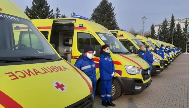 Aqmolada 8 jyljymaly medıtsınalyq keshen men 38 reanımobıldiń kilti tapsyryldy