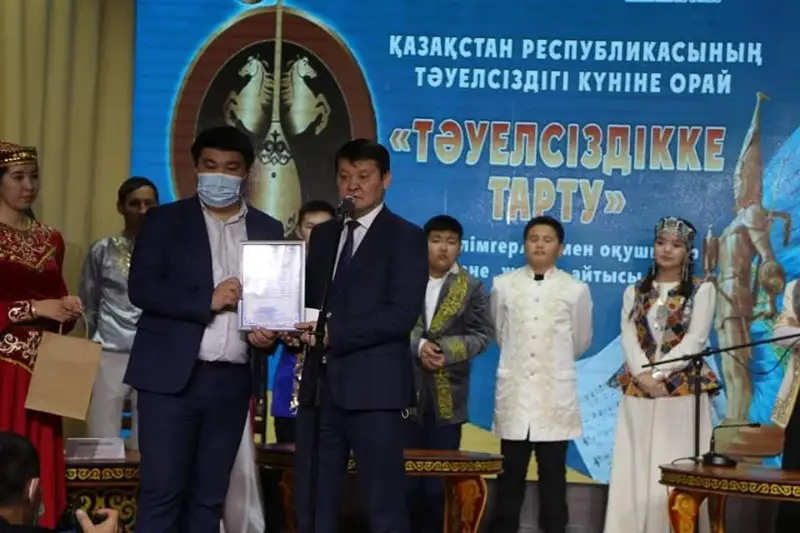 Oralda «Táýelsizdikke tartý» atty aqyndar aıtysy márege jetti