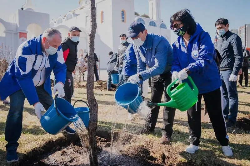 Altaı Kólginov kásipkerlerdi aǵash otyrǵyzýǵa shaqyrdy