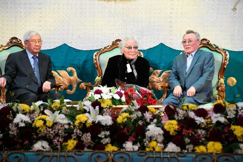 Almatyda Ábdijámil Nurpeıisovtiń 95 jyldyq mereıtoıy toılanýda
