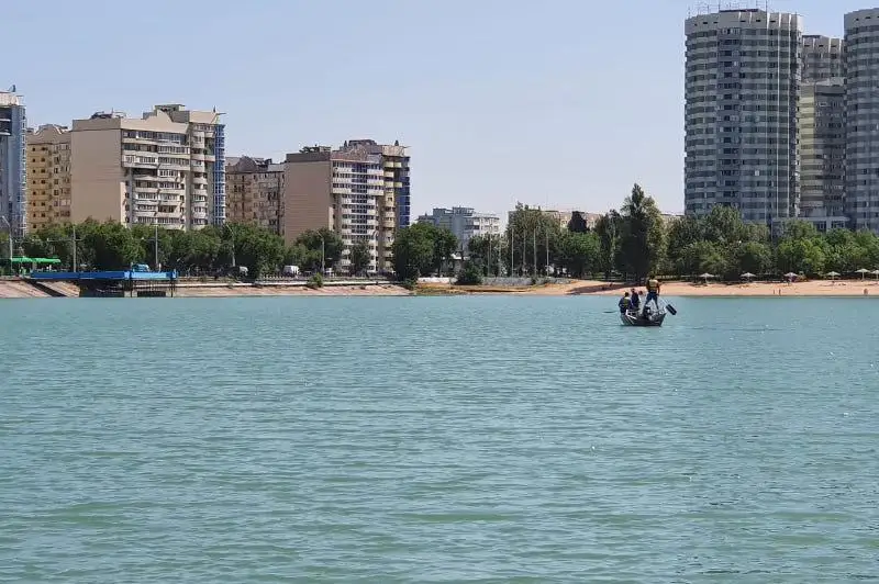 Saıran kólinde er adam sýǵa batyp ketti