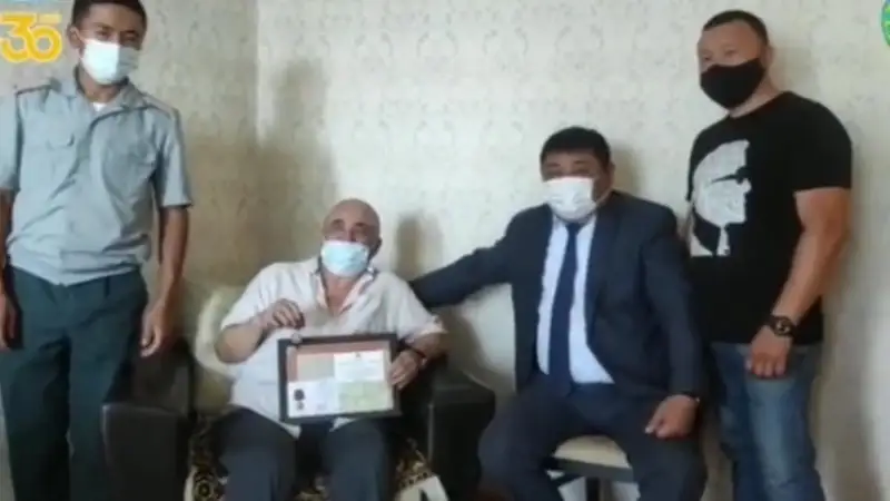 Ekinshi dúnıejúzilik soǵysta qaza tapqan jaýyngerdiń jeke zattary Otanyna oraldy