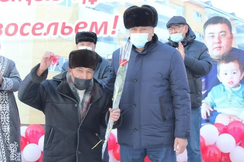 Tuńǵysh Prezıdent kúni: Almaty oblysynyń Qaratal aýdanynda 50 otbasy baspanaly boldy