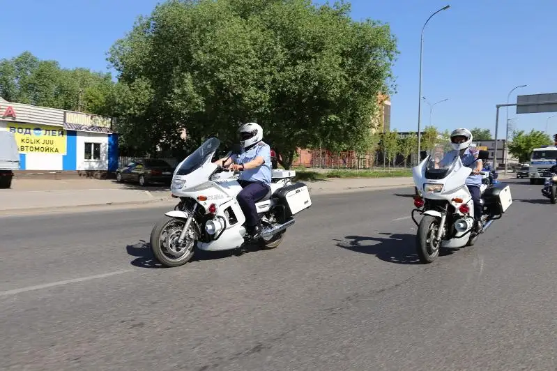 Elordada «Biz jolda qaýipsizdikti qoldaımyz!» avtosherýi ótti