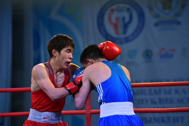 Қазақстан чемпионаты: 18 жастағы боксшы Азия чемпионын ұтып кетті