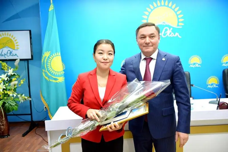 Aqmolada «Úzdik bastaýysh uıym» baıqaýynyń oblystyq kezeńindegi jeńimpazdar marapattaldy