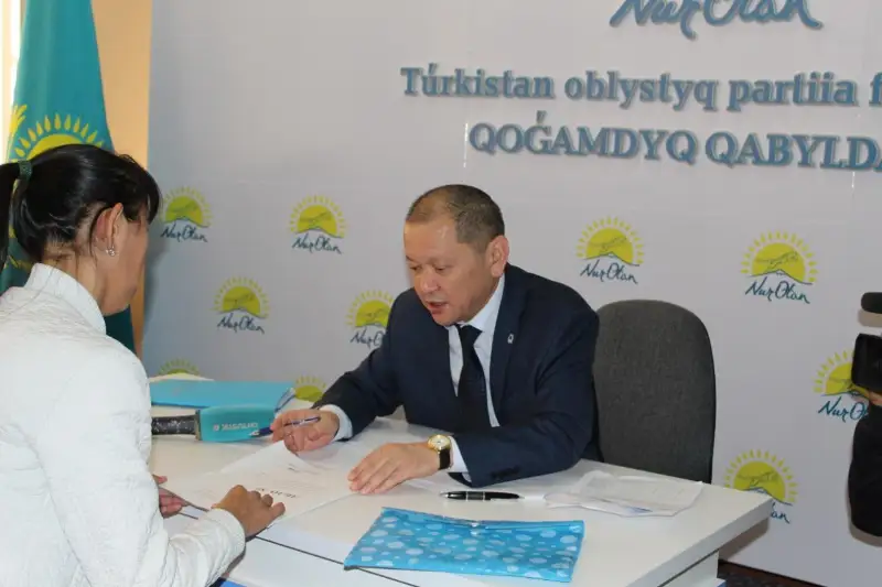Túrkistandyqtar mınıstr Birjan Nurymbetovke máselesin aıtty