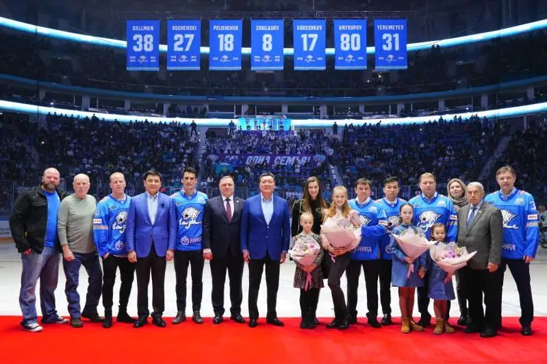 20 jyldyq: «Barys» klýbqa eńbek sińirgen oıynshylarǵa qurmet kórsetti