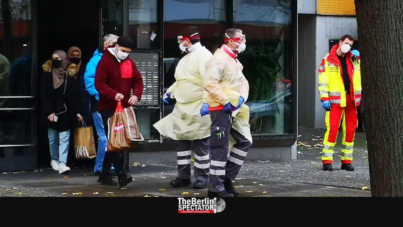 Berlınde bomba tabylyp, 7 myńnan astam turǵyn evakýatsııalandy