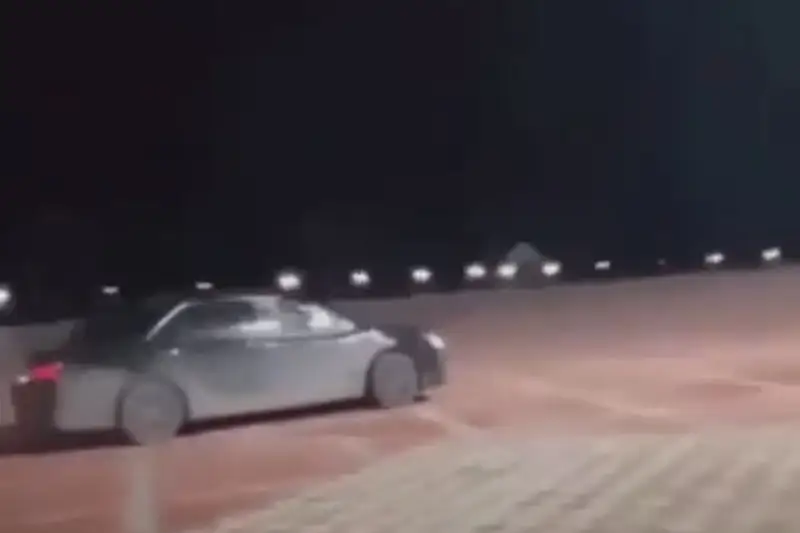Ақтауда теңіз жағалауында көлігімен қауіпті трюк жасаған жүргізуші жазаланды