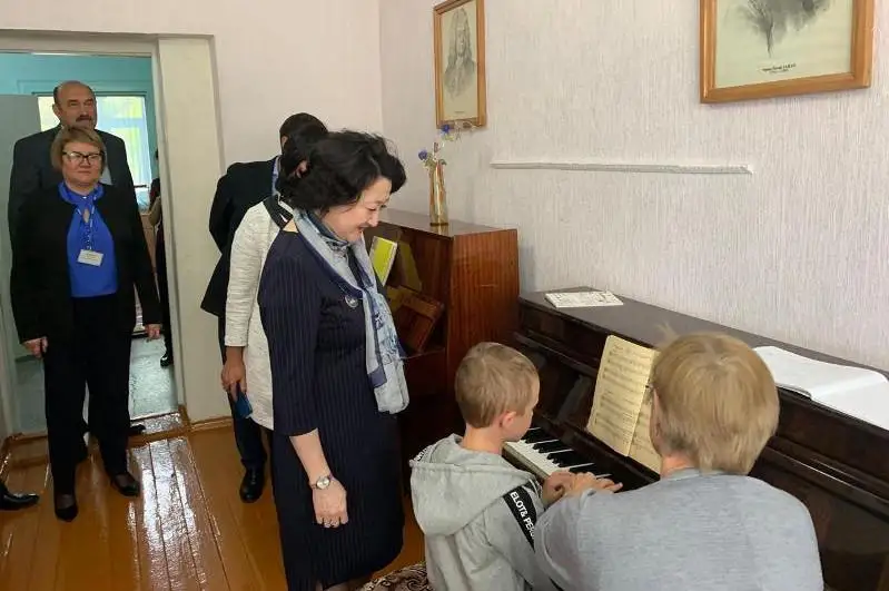 Mádenıet mınıstri «azamattar únine qulaq asatyn Úkimet» jobasy jaıly aıtty