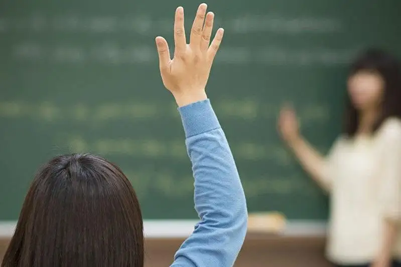 Keıbir ýnıversıtetter oqytýshy jalaqysyn kóterý tapsyrmasyn oryndamaı otyr - mınıstr