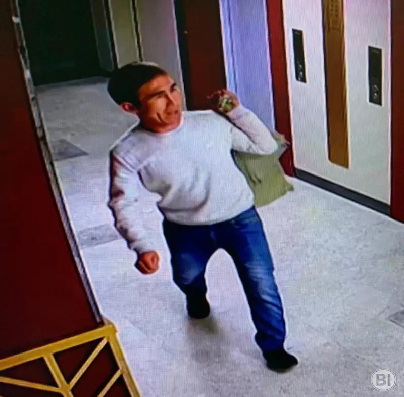 Elordada turǵyn úılerdegi órt sóndirý quraldaryn urlaǵan kúdikti izdestirilýde