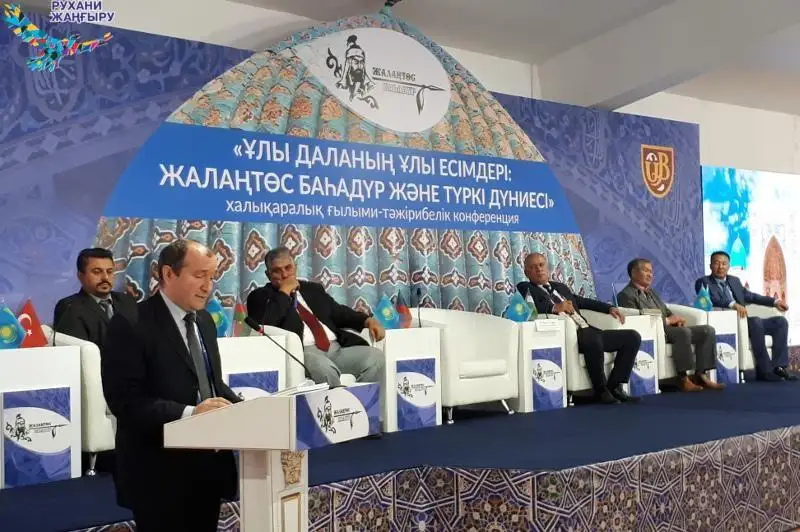 Aqtóbede 40 jyl Samarqandy bılegen Jalańtós batyr ulyqtaldy
