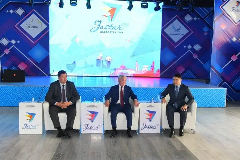 Túrkistan jastary barsha Qazaqstanǵa úlgi bolýy kerek – vıtse-premer