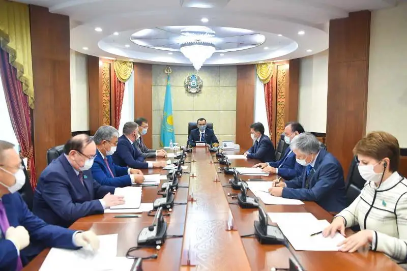Senatorlar Qazaqstan men Ýkraına arasyndaǵy quqyqtyq kómek týraly qujatty qaraıdy