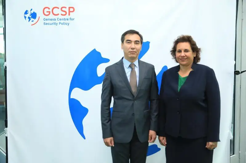 Elbasy kitaphanasy men Jeneva saıasat jáne qaýipsizdik ortalyǵy memorandýmǵa qol qoıdy
