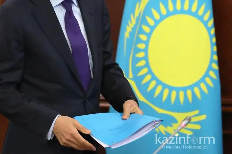 Мемлекеттік қызметші қалай киінуі қажет - Атамқұлов пікір білдірді