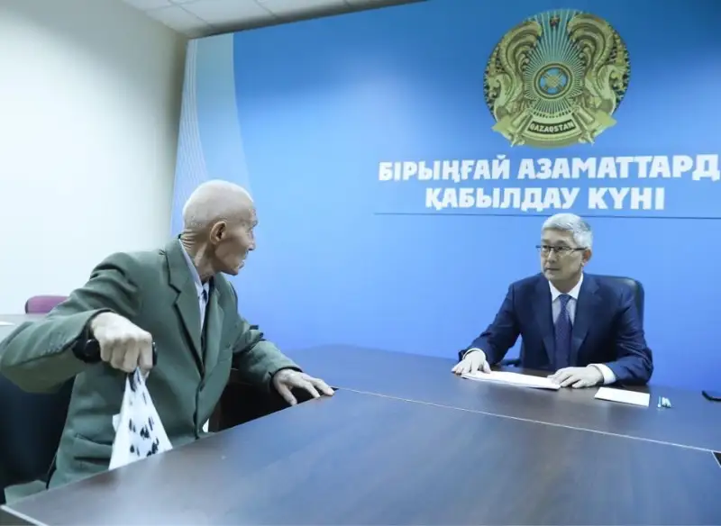 Mańǵystaý ákimi 100-ge jýyq turǵyndy qabyldady