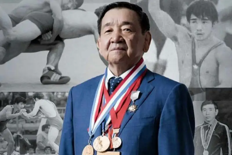 Nur-Sultan men Tarazdaǵy sport mekemelerine Jaqsylyq Úshkempirovtiń esimi berildi: Qaýly jarııalandy