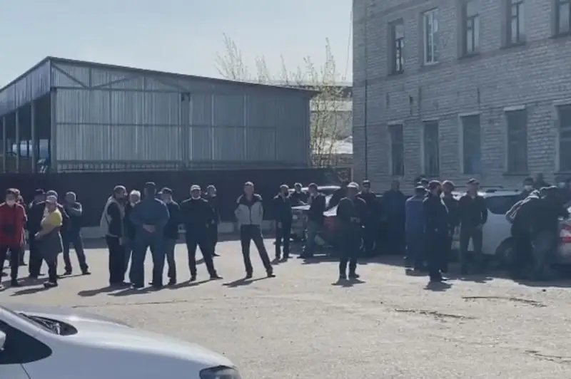 Талдықорғанда 100-ге жуық автобус жүргізушісі 4 айдан бері жалақысын алмаған