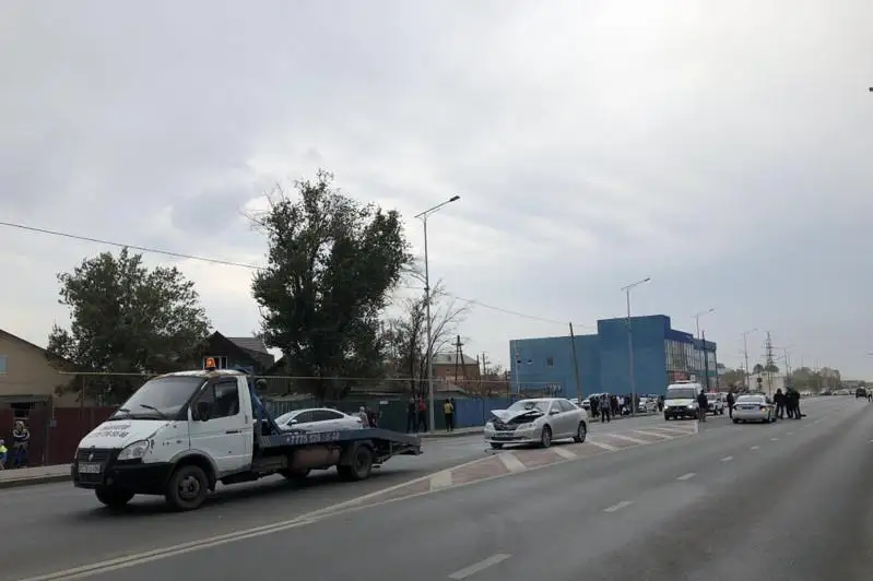 Atyraýda jaıaý júrginshi kólik qaǵyp mert boldy