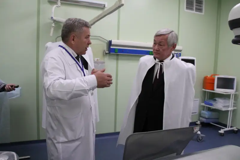 Nur-Sultan men Óskemende ǵana bar: Vıtse-premer robottalǵan hırýrgııa kabıneti jaıynda