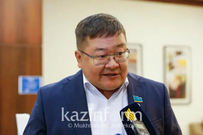 Aıdos Sarym: Joldaýda negizgi áleýmettik-ekonomıkalyq jáne saıası bastamalar kórinis tapty