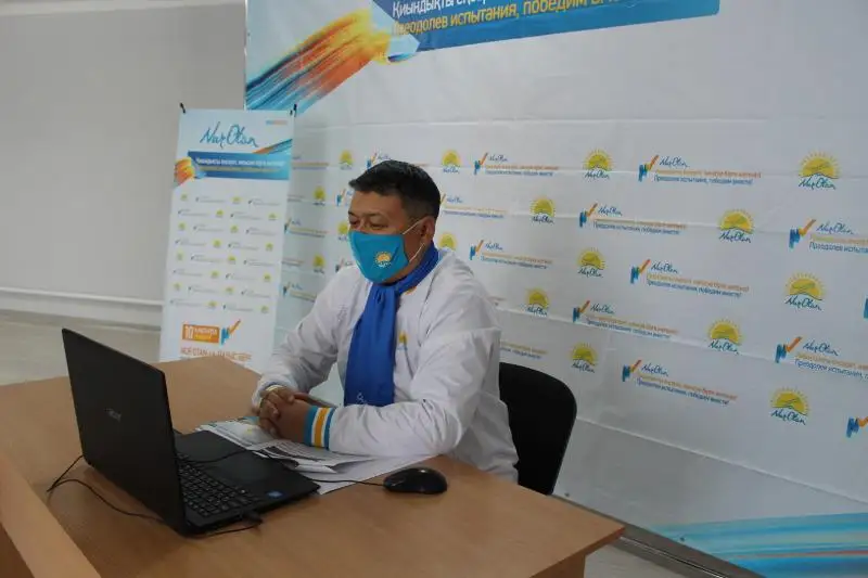 Nur Otan: Aqtóbede az qamtylǵan otbasy balalary kompıýtermen qamtylady