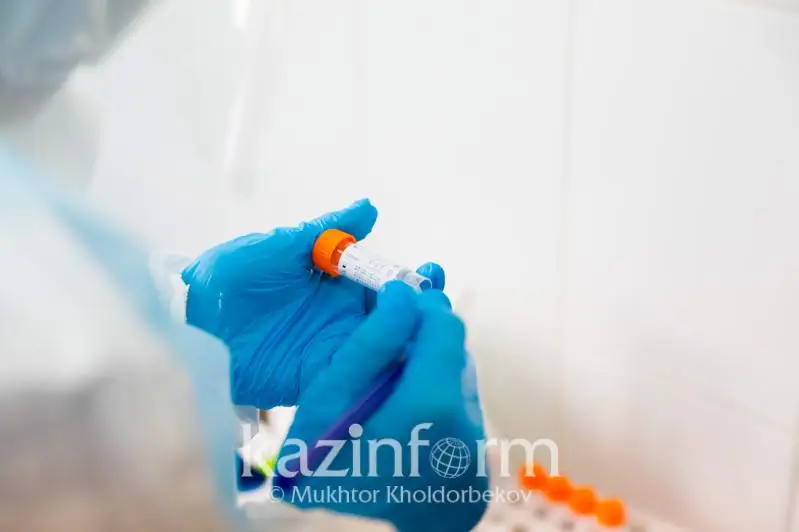 Qazaqstanda ótken táýlikte 2096 adamnan koronavırýs anyqtaldy