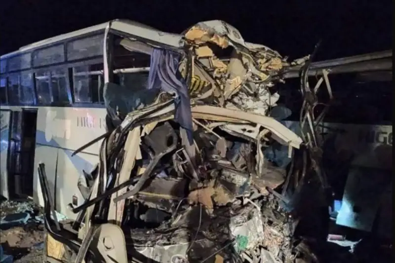 Aljırde týrıstik avtobýs apatqa ushyrap, 18 adam qaza tapty