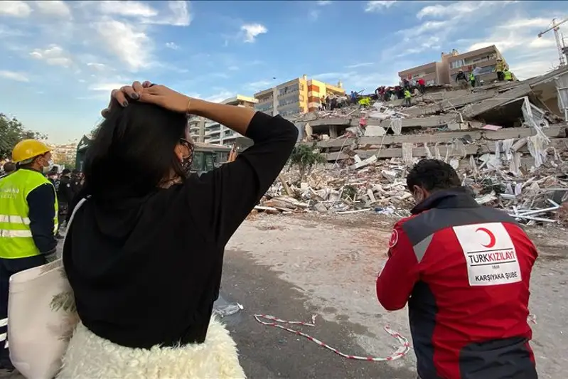 Izmırdegi jer silkinisi qurbandarynyń sany 25-ke jetti