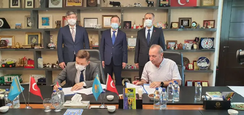 Qazaqstan men Túrkııa Túrkistan oblysynda veterınarııa preparaty men vaktsına óndirýge kelisti