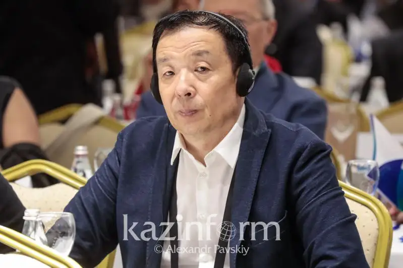 Muqabasy ádemi, ishinde ilip alar dúnıesi joq kitaptar kóbeıip ketti - Sedoogıın Hadaa