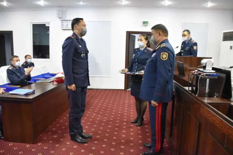 Prezıdent Jarlyǵymen Almaty oblysynyń úzdik polıtseıleri marapattaldy