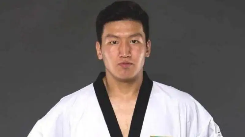 Taekvondo: Rýslan Japarov Ammandaǵy týrnırde Olımpıada joldamasyn enshiledi