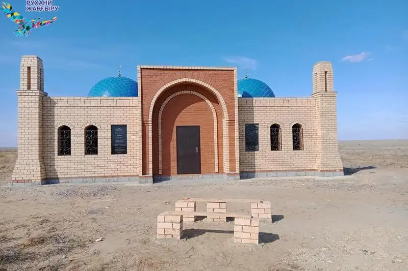 Qostanaı oblysynda Tilep áýlıeniń kesenesi boı kóterdi