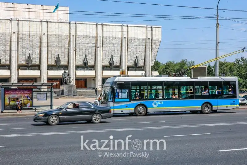 Almatyda demalys kúnderi qoǵamdyq kólik qatynaı ma