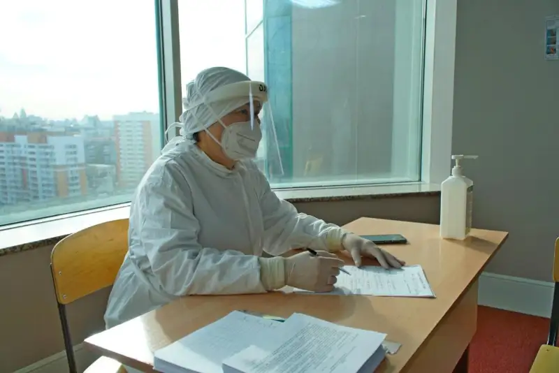 Нұр-Сұлтанға Минскіден келген екі әуе жолаушысы ПТР тестілеуден бас тартты
