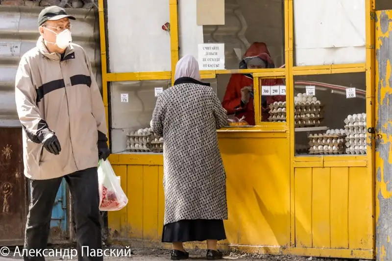 Pandemııa kezinde almatylyqtar azyq-túlikpen qalaı qamtyldy