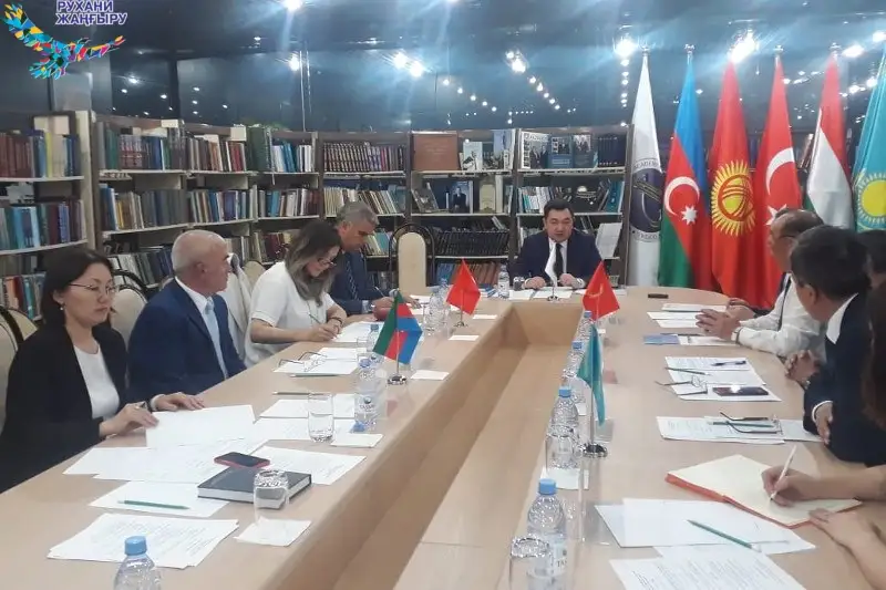  Qazaqpen birge búkil túrki álemi rýhanı jańǵyryp jatyr - túrik ǵalymy
