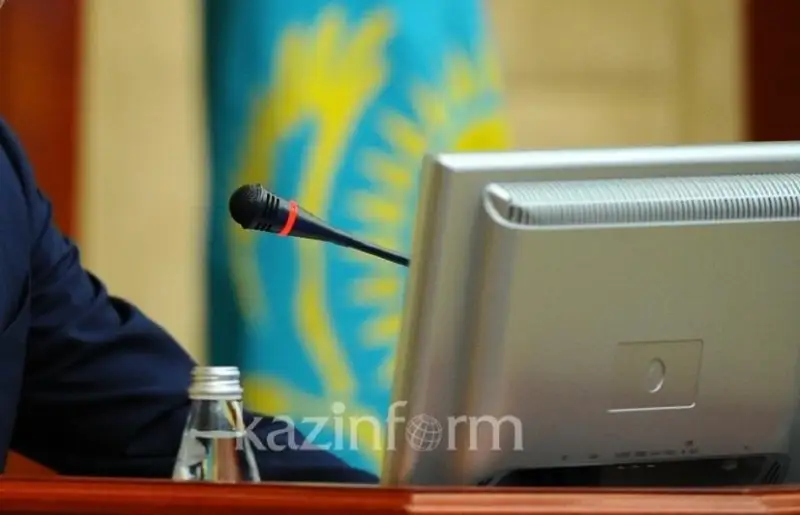 Сенатор креслосымен қош айтысатын 17 депутат кім