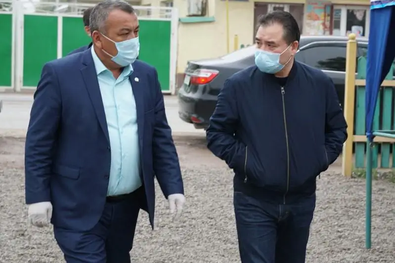 Prezıdent Ákimshiliginiń  memlekettik ınspektory Túrkistan oblysyndaǵy shalǵaı aýyldardy aralady