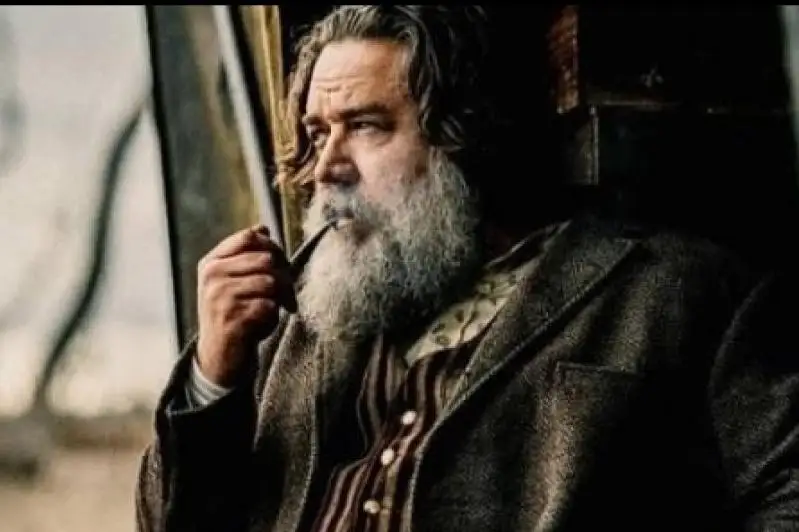 Rassel Kroý «Eń qatty daýys» telehıkaıasyndaǵy róli úshin «Altyn globýs» aldy