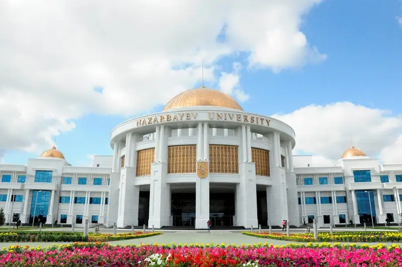 Elbasy Nazarbaev Ýnıversıteti qalaı damıtynyn aıtty