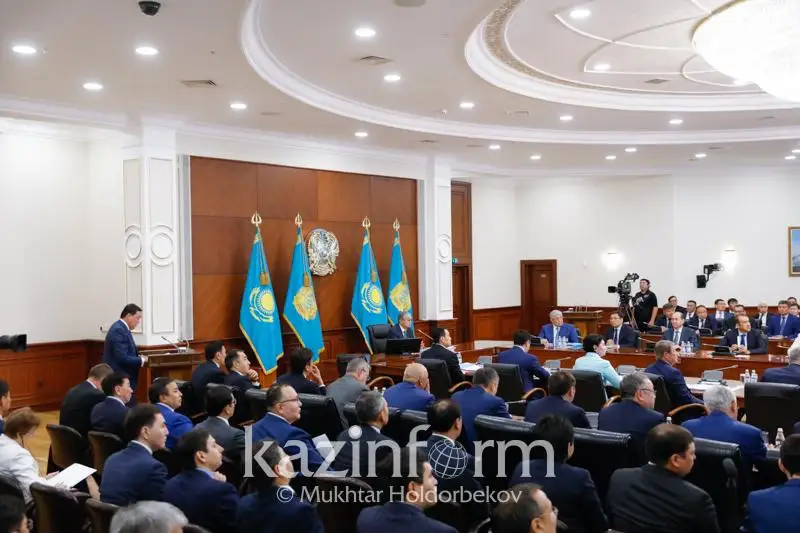 Memleket basshysy Premer-Mınıstrdiń jumysyna baǵa berdi
