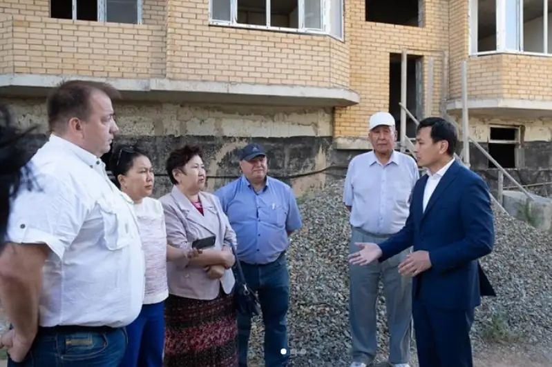 Altaı Kólginovke problemaly úılerdiń qurylys qarqyny unamady
